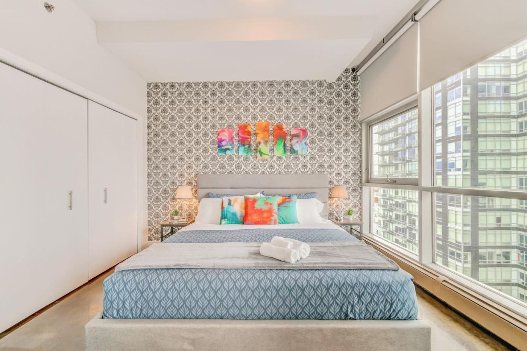 Luxury 2Br Condo - King Bed - Stunning City Views YYC Dış mekan fotoğraf